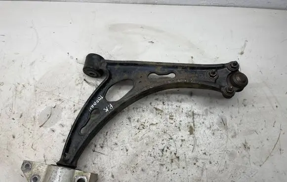 Volkswagen Touran I Front lower control arm/wishbone 1K0407153G