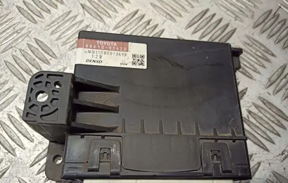 Toyota Corolla E140 E150 Air conditioner control unit module 88650-02420