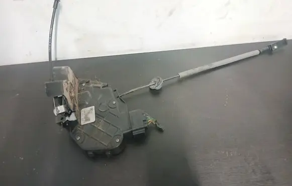 Volvo V70 Rear door lock 986922105