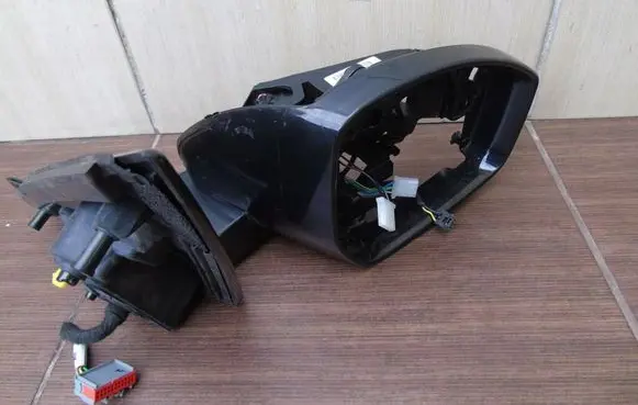 Land Rover Discovery Sport Front door wing mirror part 21115002