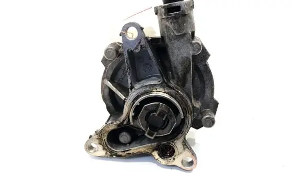 Renault Koleos I Vacuum pump 146502018R