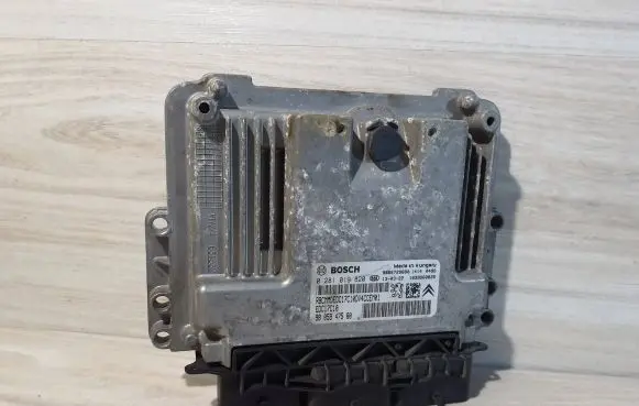 Peugeot 208 Engine control unit/module 9805947580 9666729680 0281019820