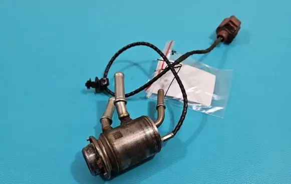 Volkswagen Caddy Fuel injector 05L131113J IMPRK1399457