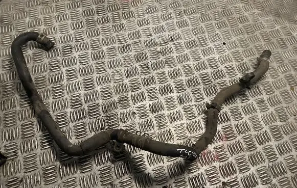 Coolant pipe/hose