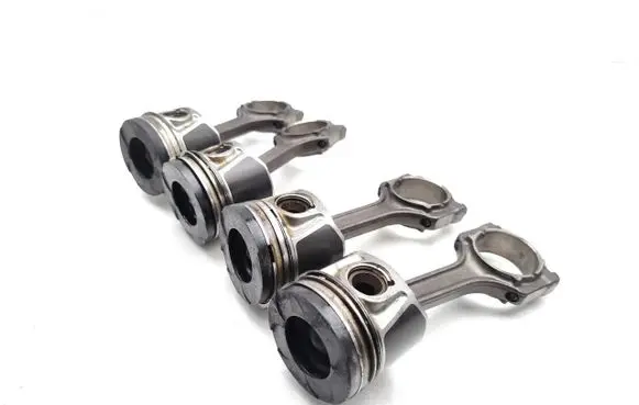 Opel Combo C Piston with connecting rod 