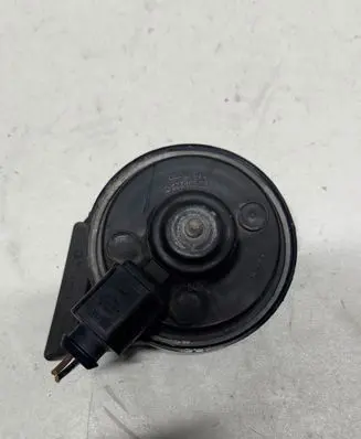 Audi A4 S4 B7 8E 8H Horn signal 8E0951223C