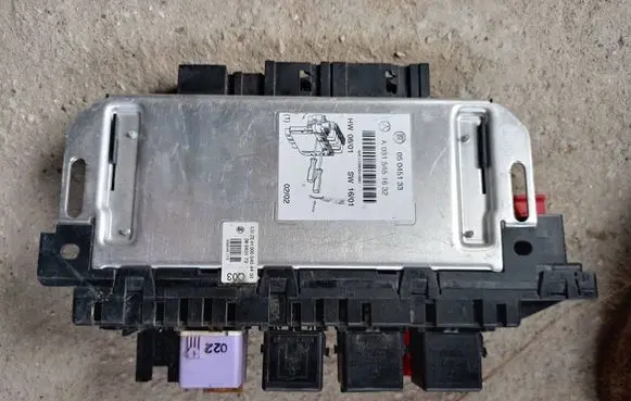 Mercedes-Benz S W220 Fuse box set a0315451632