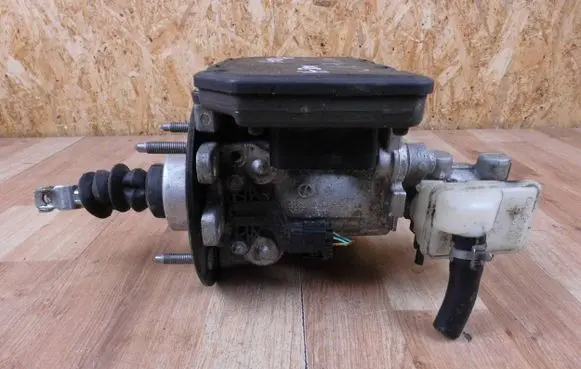 Honda CR-V Master brake cylinder 46000TLCA05 46000TLCA051M1