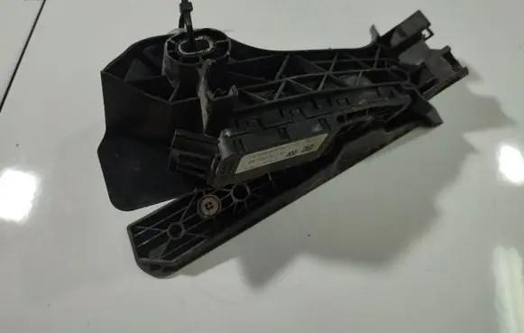 Skoda Octavia Mk2 (1Z) Accelerator throttle pedal 6PV00889057