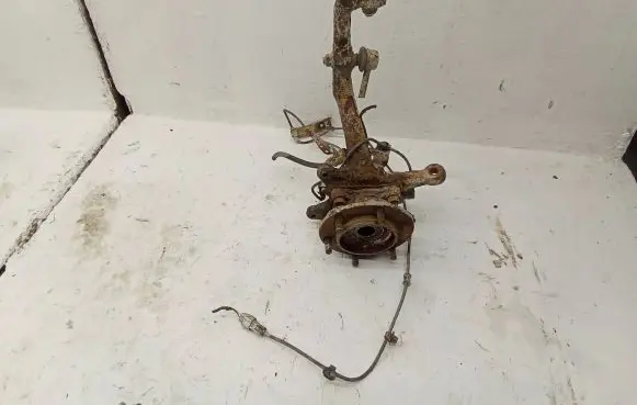 Toyota Hilux (AN10, AN20, AN30) Front wheel hub spindle knuckle