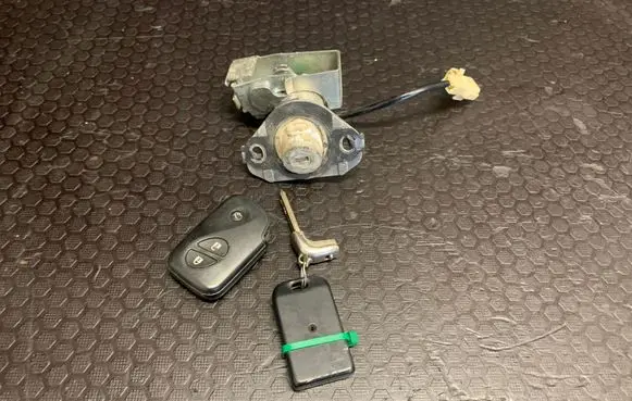 Lexus IS 220D-250-350 Loading door lock