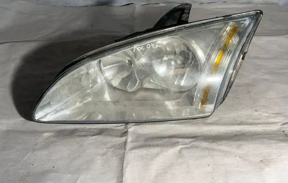 Ford Focus Headlight/headlamp 4M5113W030AF 4M5113W