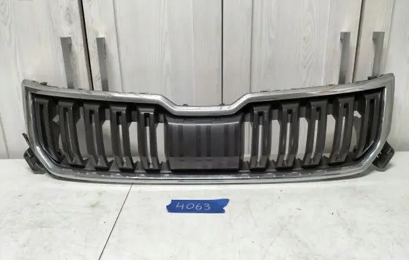 Skoda Kodiaq Front bumper upper radiator grill 8116498