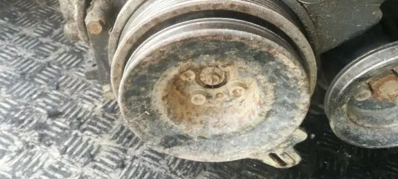 Volkswagen Golf III Crankshaft pulley