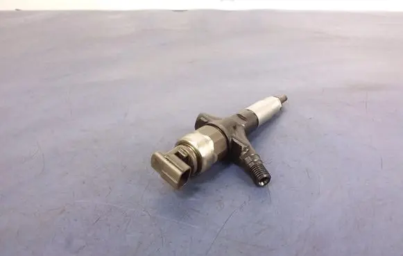 Subaru Forester SH Fuel injector 16613AA03