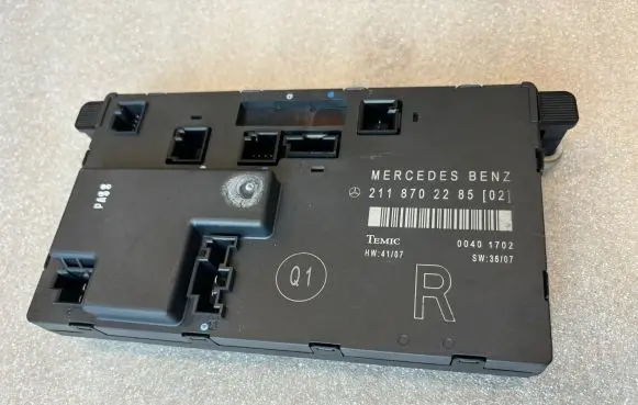 Mercedes-Benz E W211 Other control units/modules 2118702285 00401702 A2118702285