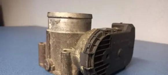 Audi A6 S6 C5 4B Throttle valve 06B133062B