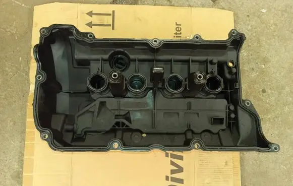 Rocker cam cover