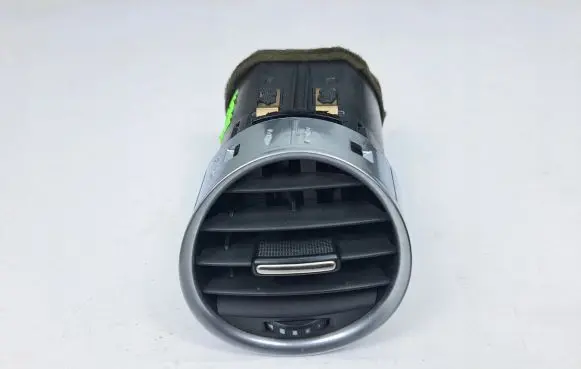 Audi A4 S4 B7 8E 8H Dashboard side air vent grill/cover trim 8H0820901D