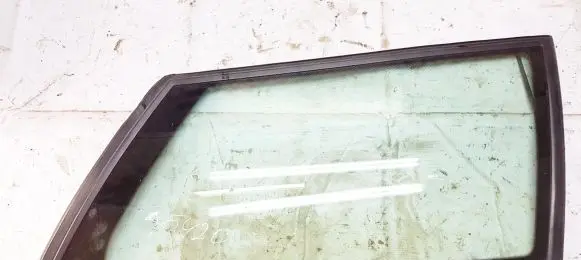 Volkswagen PASSAT B4 Rear side window