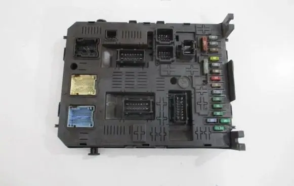 Peugeot 5008 Comfort/convenience module 9664059080