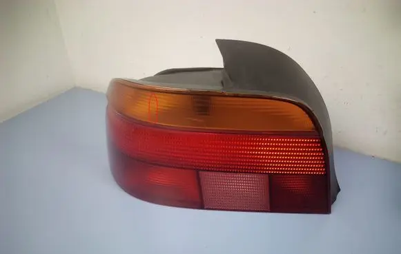 BMW 5 E39 Rear/tail lights 8358031 2VP00724001