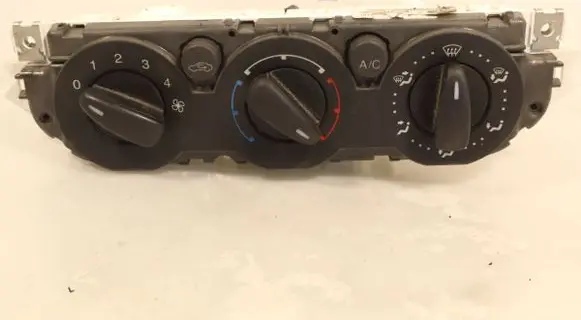 Ford Focus Interior fan control switch 7M5T19980AA