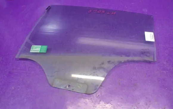 Fiat Bravo Front door window glass four-door