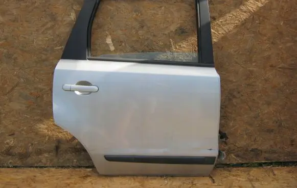 Suzuki SX4 Rear door