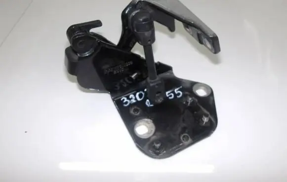 Mercedes-Benz E C207 W207 Tailgate/trunk/boot hinge A2077500323