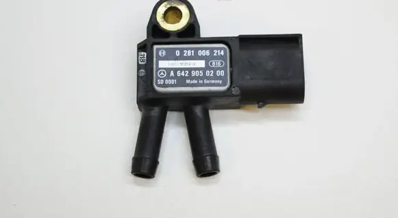 Toyota Auris 150 Exhaust gas pressure sensor 0281006214 A6429050200