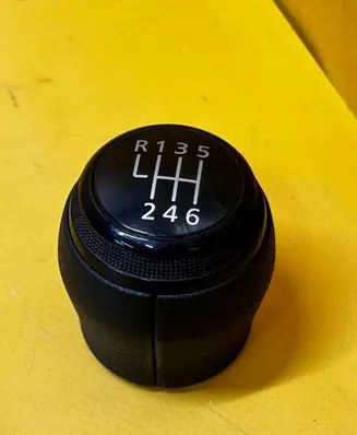Dacia Sandero III Gear lever shifter trim leather/knob 2D0029339P