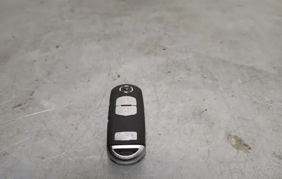 Mazda CX-3 Ignition key/card SKE13E01
