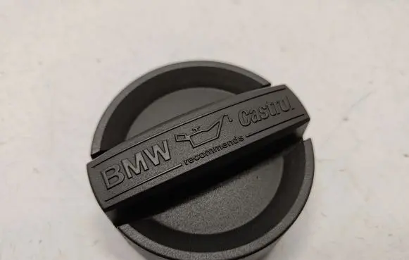 BMW 3 F30 F35 F31 Oil filler cap 8507153 11128507153