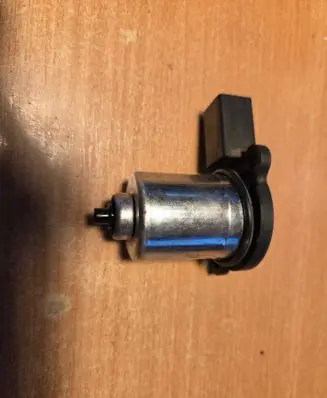 BMW 5 E60 E61 Air suspension valve block 11605