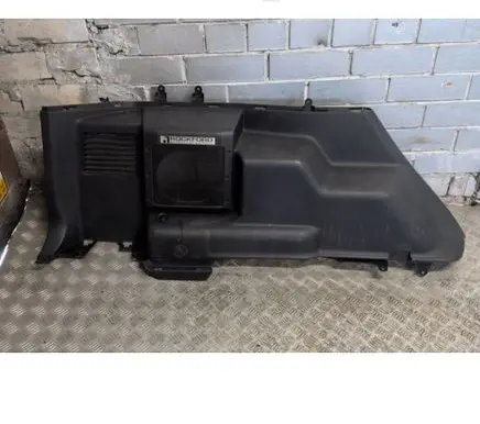 Mitsubishi Pajero Tailgate trim 7230A255 3M45X 7230A253