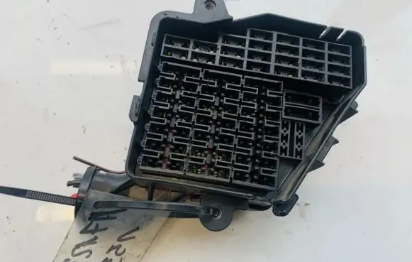 Volkswagen PASSAT B5 Fuse box set