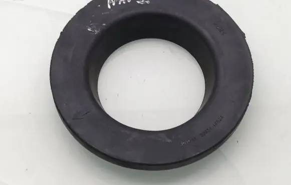 Nissan Navara D23 Rear coil spring rubber mount 550344KD0A