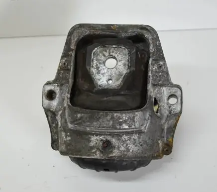 Audi A4 S4 B8 8K Engine mount bracket