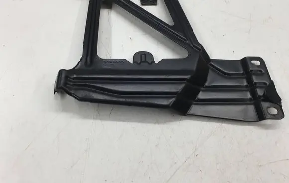 Battery bracket