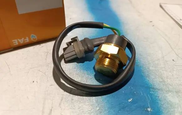 Renault Espace II Coolant temperature sensor 7.5127