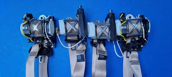 Porsche Panamera (970) Set of seat belts 97080303501 97080303301 34062442