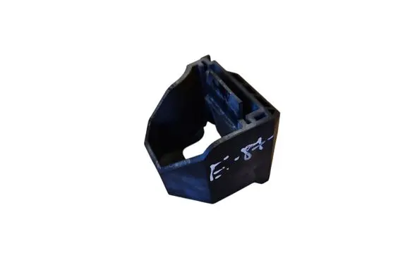 BMW 1 E81 E87 Radiator mount bracket 7807185