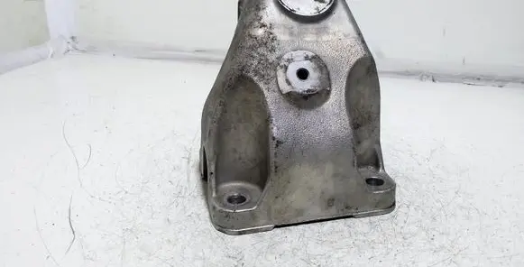 Audi A6 S6 C6 4F Engine mounting bracket 3D0199308