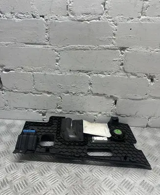 BMW X5 F15 Dashboard lower bottom trim panel 9252418