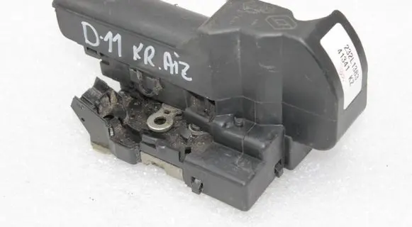 Dacia Duster Rear door lock 825036721R