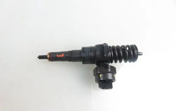 Volkswagen PASSAT B5.5 Fuel injector 0414720028 038130073AA