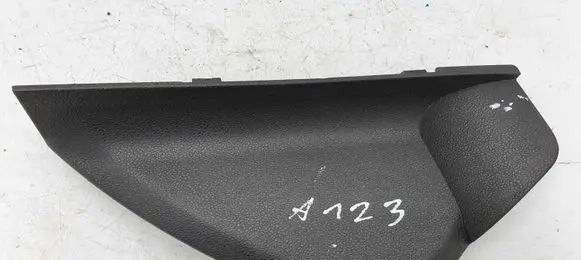 Mercedes-Benz ML W164 Dashboard side end trim A1646800339