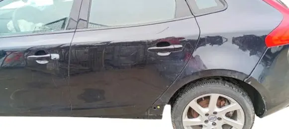 Volvo V40 Rear door