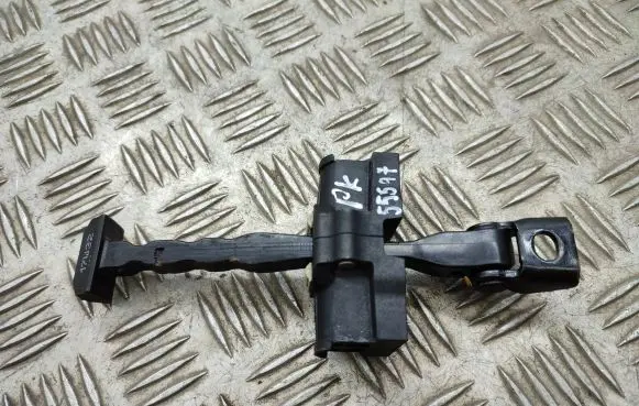 BMW 2 F45 Front door check strap stopper